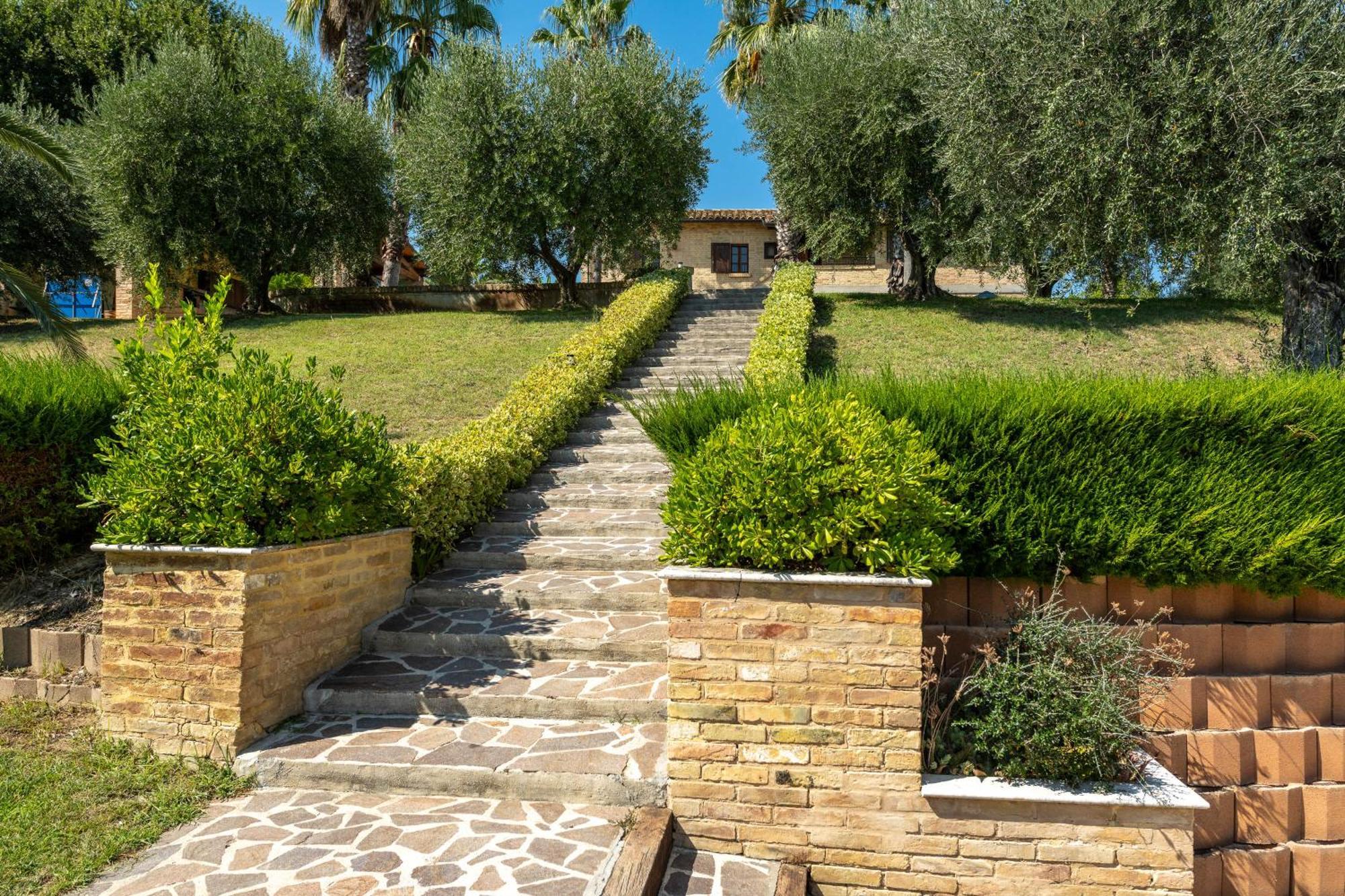 Villa Iulia - Vibra Controguerra Екстериор снимка